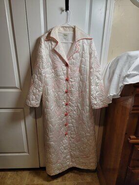 Vintage Neiman Marcus Quilted Floral Satin Robe M Ivory Pink Hong Kong Housecoat